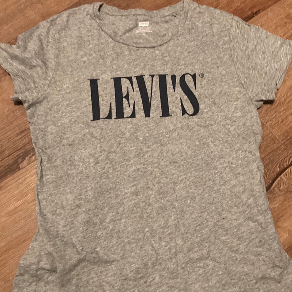 Gray Levi’s shirt with navy blue writing